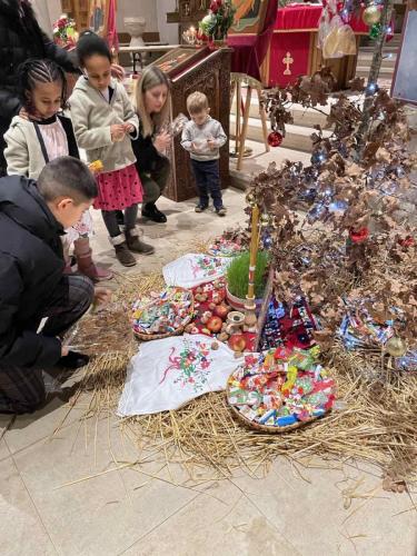 Деца-код-Бадњака (1)