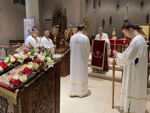 Поноћна-Св-Литургија (1)