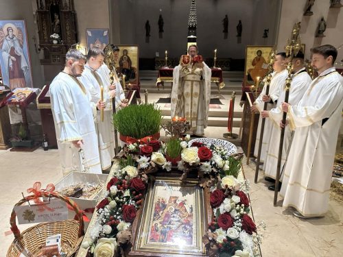 mini sv-liturgija-vhod