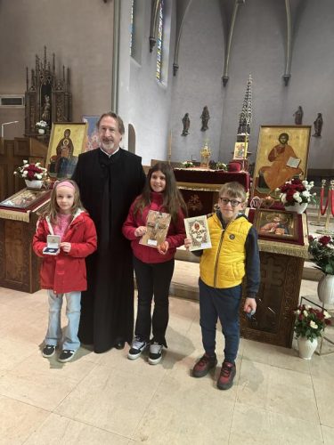 mini победници